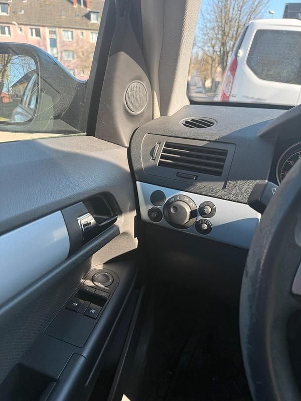 Gebraucht Opel Astra 100 PS (73 kW) 2004 Grau Kombi