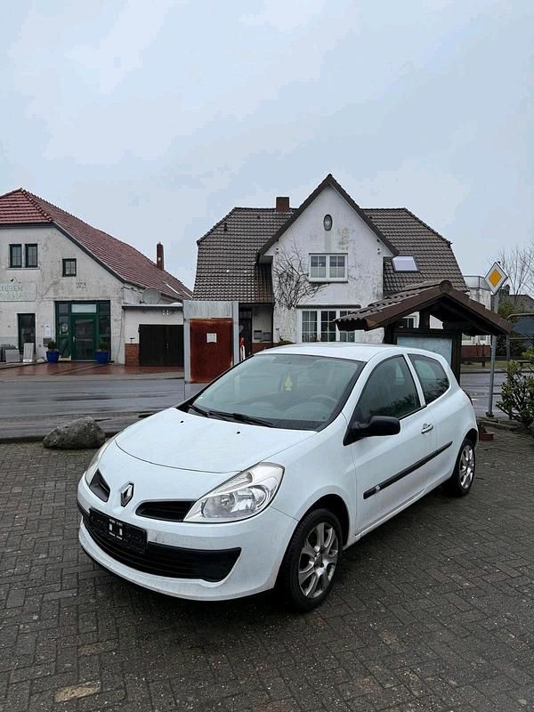 Gebraucht Renault Clio II 65 PS (47 kW) 2008 Weiß Kleinwagen