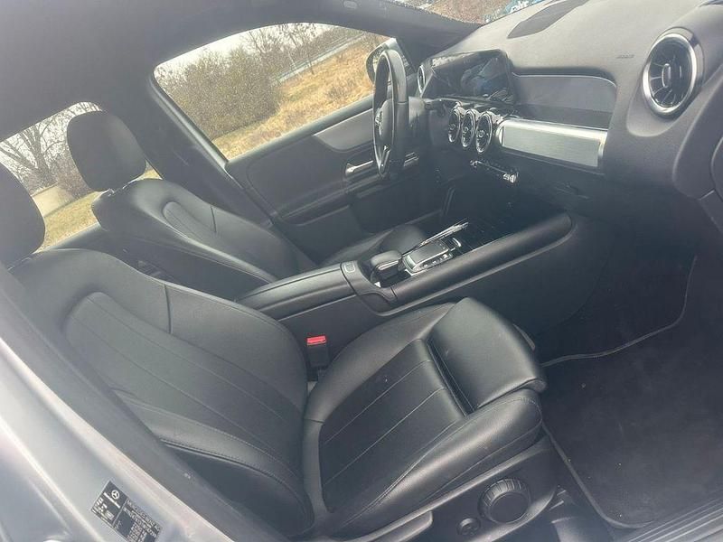 Gebraucht Mercedes GLB200 150 PS (110 kW) 2021 Silber SUV
