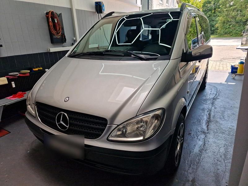 Silber Gebraucht 2010 Mercedes Vito Van / Kleinbus | 7.999 € (Fairer Preis) - Bild 1/4