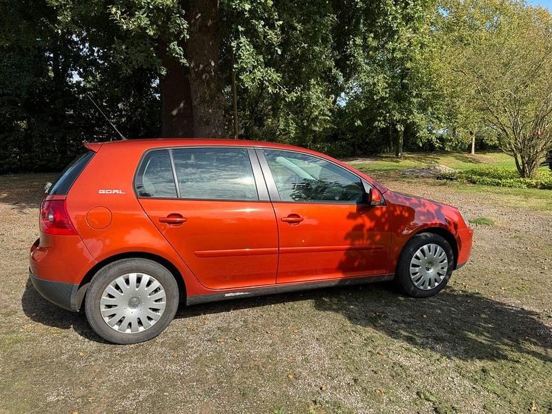 Orange Gebraucht 2006 VW Golf V Goal Limousine | 4.100 € (Teuer) - Bild 1/4