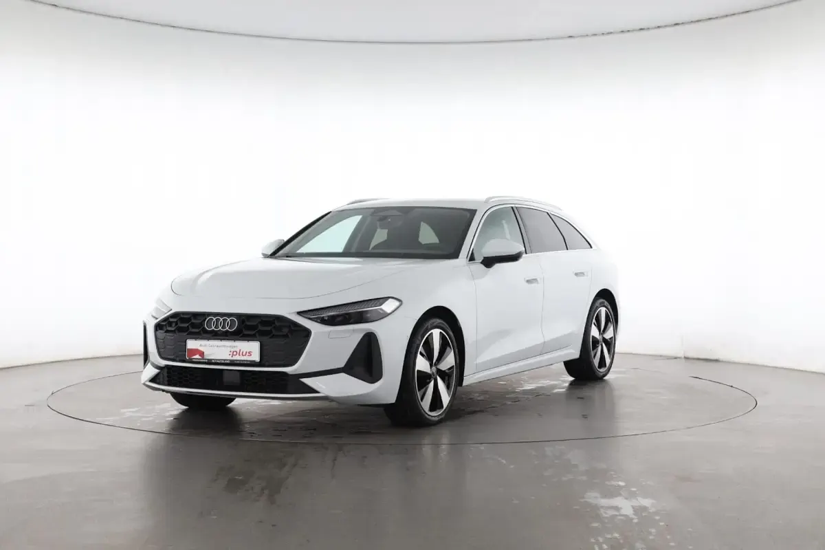 Gebraucht Audi A5 Comfort 204 PS (150 kW) 2025 Gletscherweiss Kombi