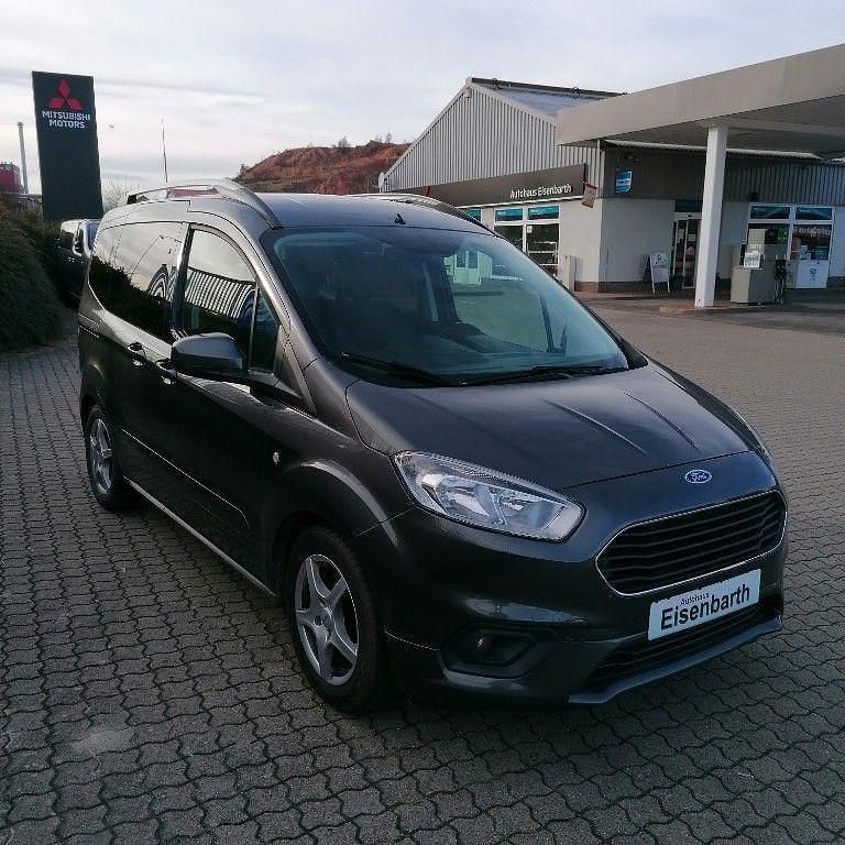 Gebraucht Ford Tourneo Titanium 101 PS (74 kW) 2019 Grau Kombi
