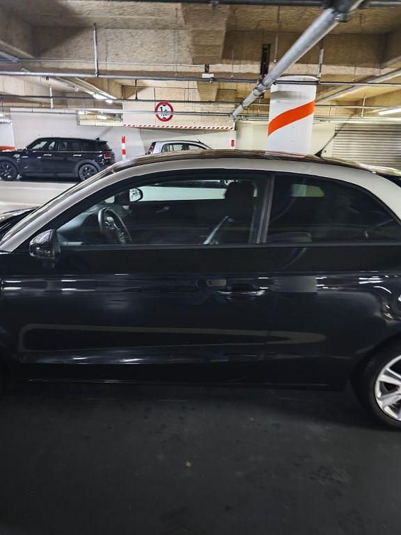 Używany Audi A1 Ambition 86 KM (63 kW) 2010 Czarny Hatchback
