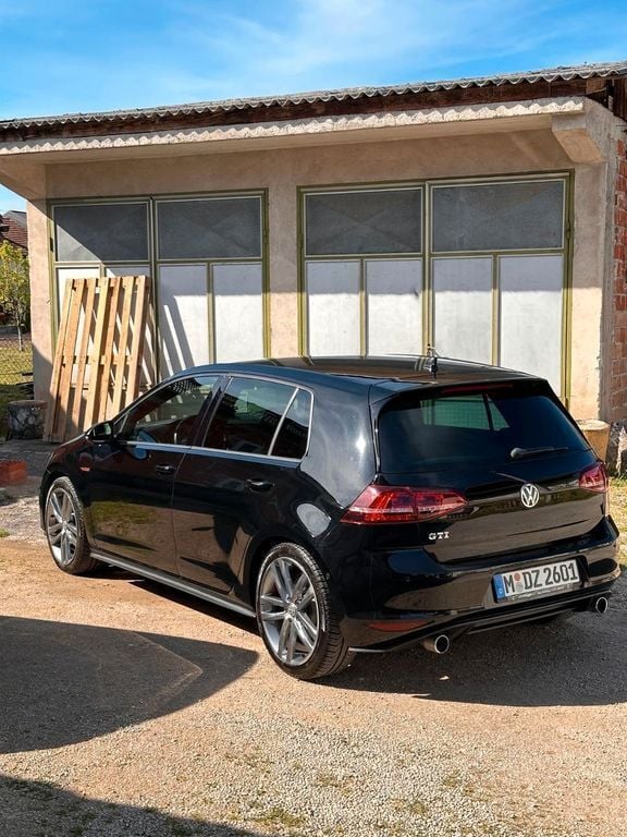 Schwarz Gebraucht 2016 VW Golf VII GTI Limousine | 13.300 € (Guter Preis) - Bild 1/4