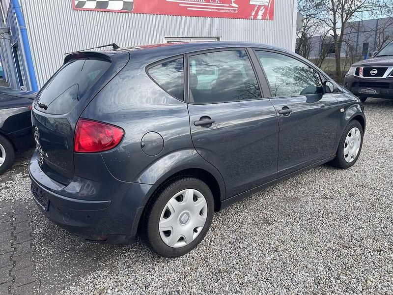 Używany Seat Altea 102 KM (75 kW) 2007 Szary Minivan