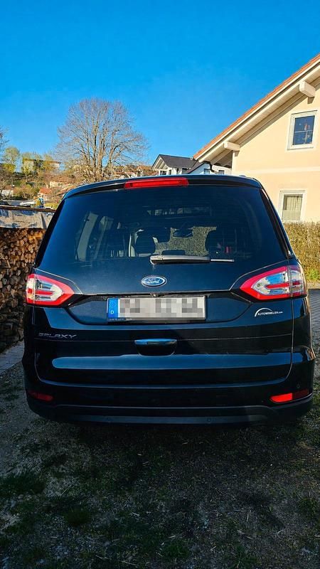 Gebraucht Ford Galaxy Titanium 150 PS (110 kW) 2017 Schwarz Van / Kleinbus