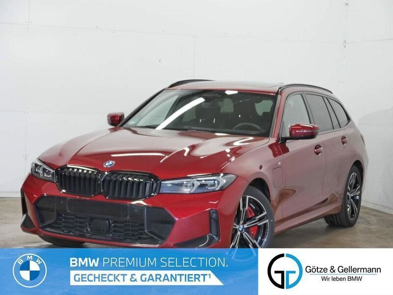 Fire red Gebraucht 2024 BMW 330e M Sport Kombi | 51.850 € (Teuer) - Bild 1/4