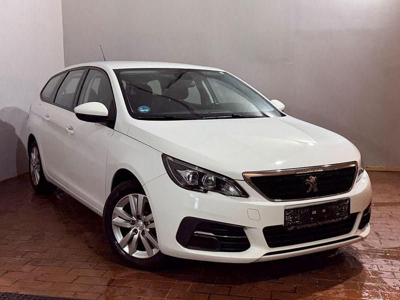 Gebraucht Peugeot 308 SW Active 131 PS (96 kW) 2020 Weiß Kombi