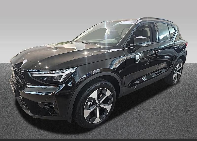 Schwarz Neu 2025 Volvo XC40 Plus SUV | 44.998 € (Fairer Preis) - Bild 1/4