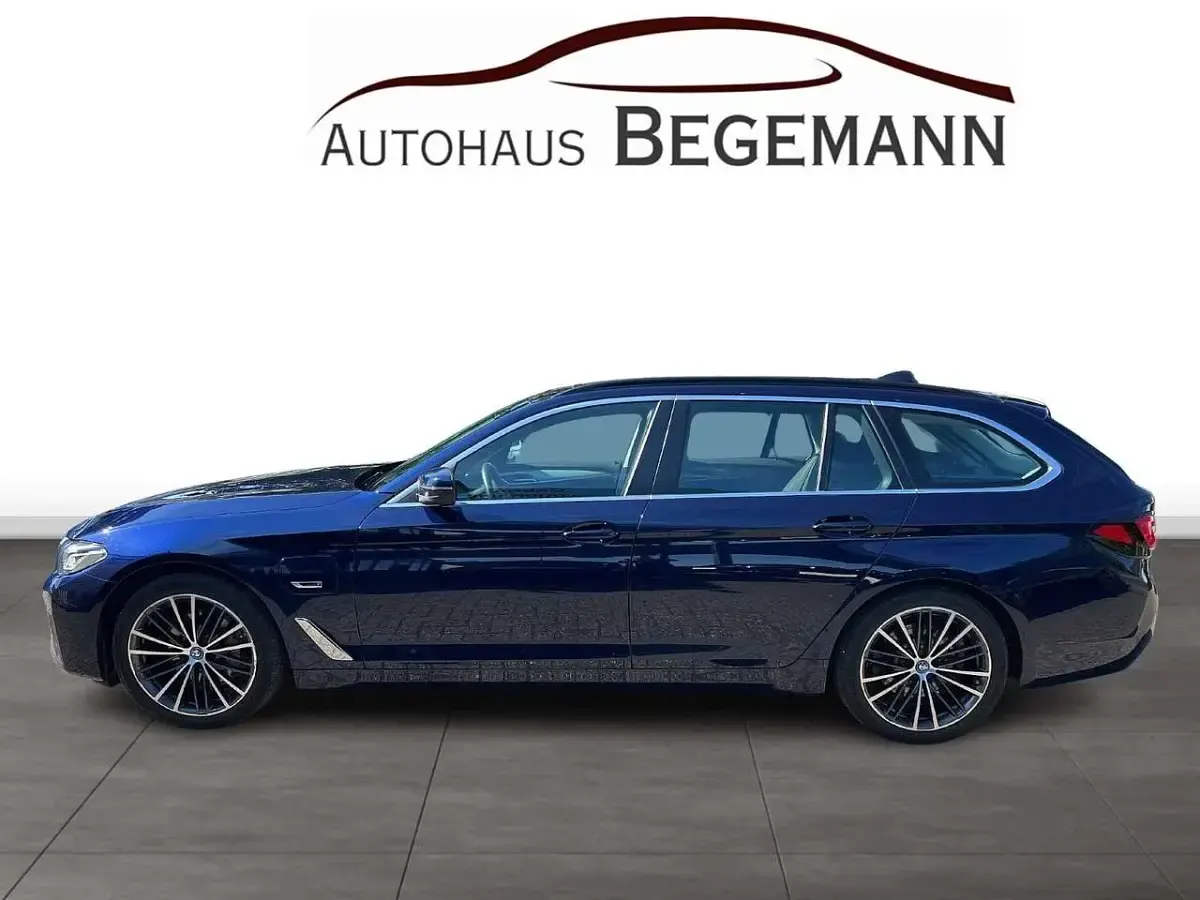 Gebraucht BMW 530e 184 PS (135 kW) 2022 Tansanitblau Kombi