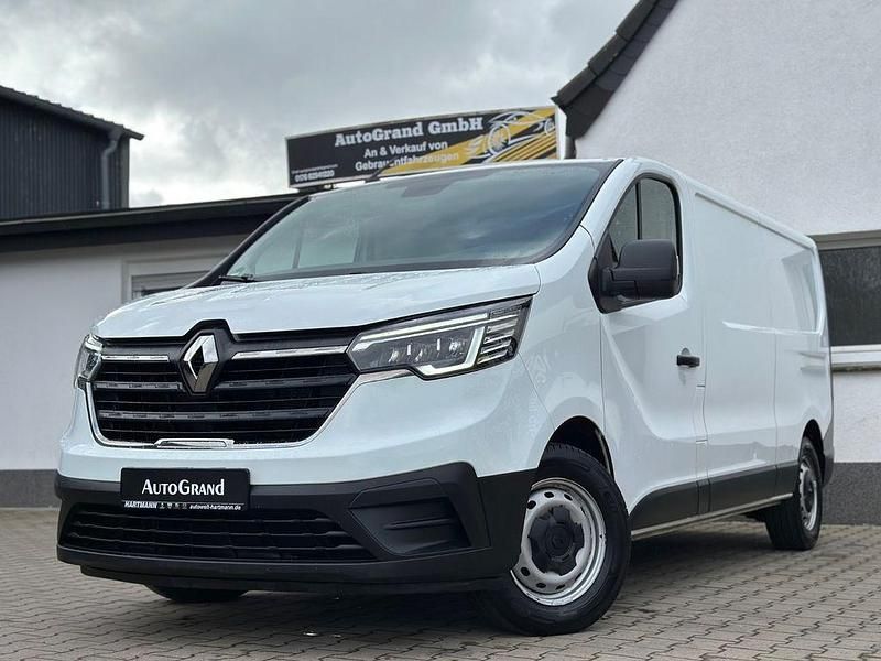 Gebraucht Renault Trafic 150 PS (110 kW) 2022 Weiß Van / Kleinbus