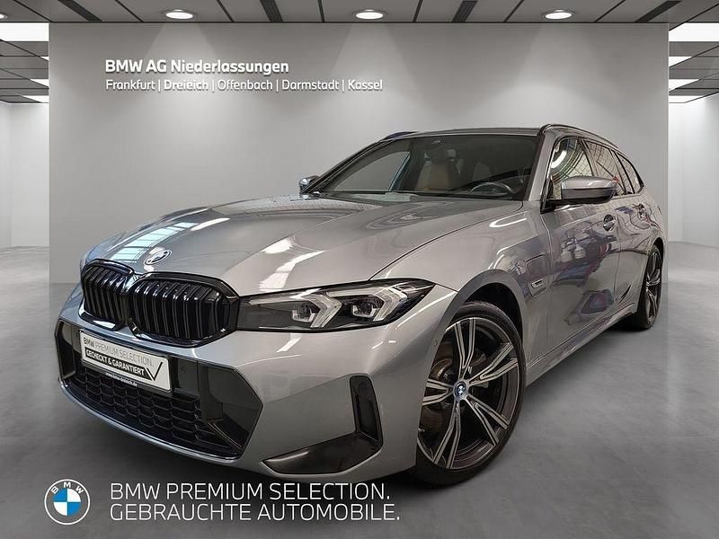 Grau Gebraucht 2022 BMW 320e M Sport Limousine | 33.890 € (Teuer) - Bild 1/4