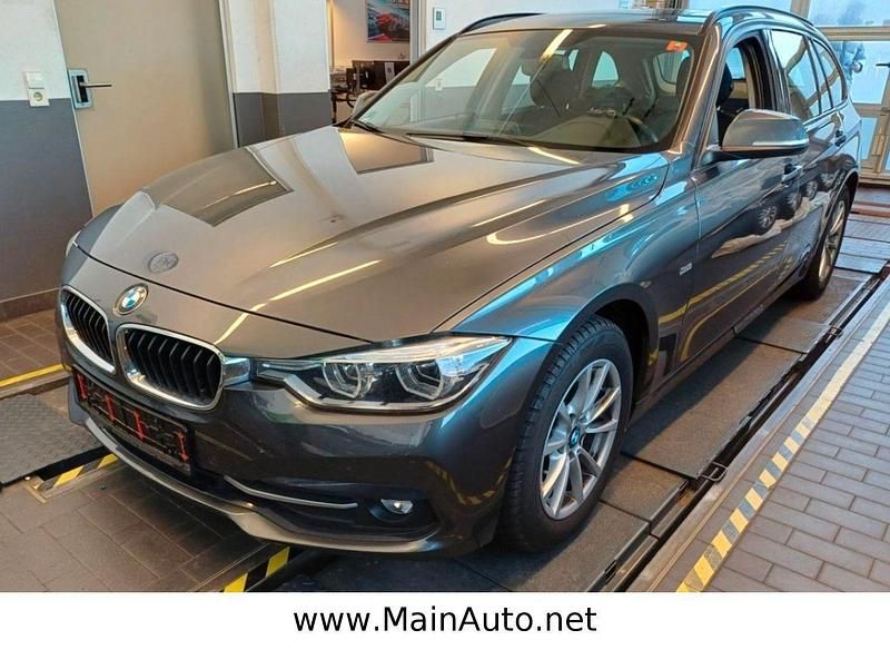 Grau Gebraucht 2016 BMW 318 Sport Line Kombi | 10.500 € (Guter Preis) - Bild 1/4