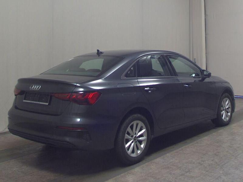 Second-hand Audi A3 Sport 116 CP (85 kW) 2023 Gri Berlinǎ