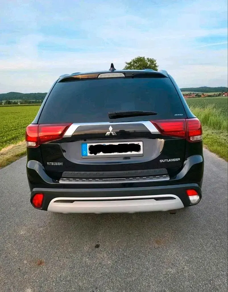Gebraucht Mitsubishi Outlander 150 PS (110 kW) 2017 Schwarz SUV