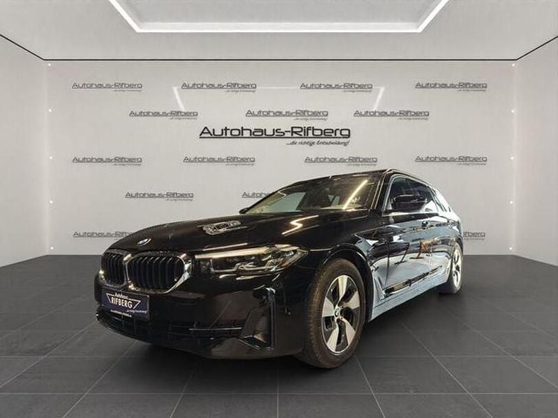 Gebraucht BMW 520 Performance 190 PS (139 kW) 2022 Schwarz Limousine