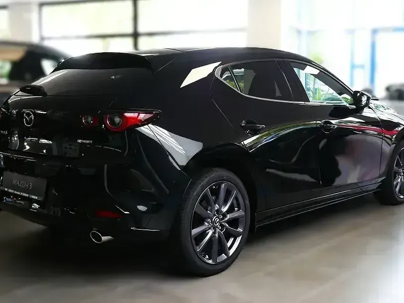 Gebraucht Mazda 3 Exclusive-Line 140 PS (102 kW) 2024 Jet black Limousine
