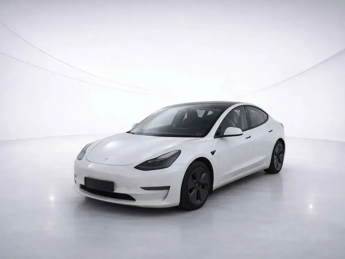 Käytetty Tesla Model 3 366 kW (498 HP) 2022 Valkoinen Sedan
