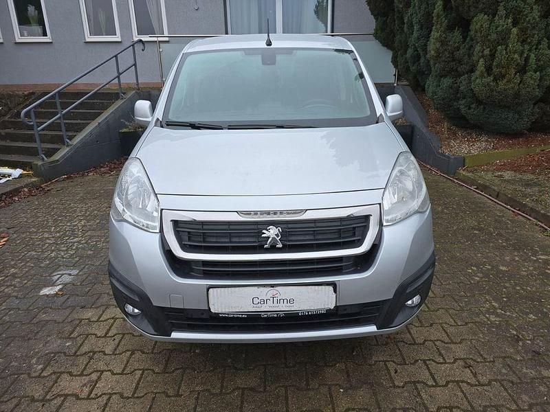 Gebraucht Peugeot Partner 67 PS (49 kW) 2019 Silber Van / Kleinbus
