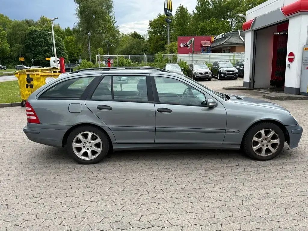 Gebraucht Mercedes C220 150 PS (110 kW) 2005 Grau Kombi