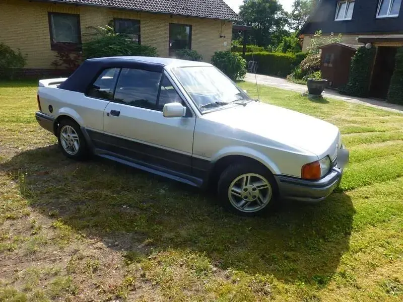 Gebraucht Ford Escort Cabriolet 90 PS (66 kW) 1988 Silber Cabrio