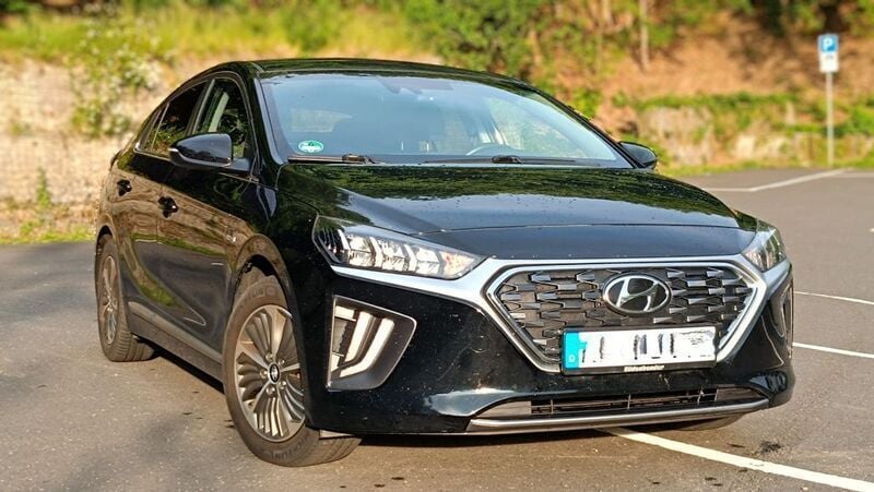 Schwarz Gebraucht 2020 Hyundai Ioniq Style Limousine | 17.000 € (Guter Preis) - Bild 1/4