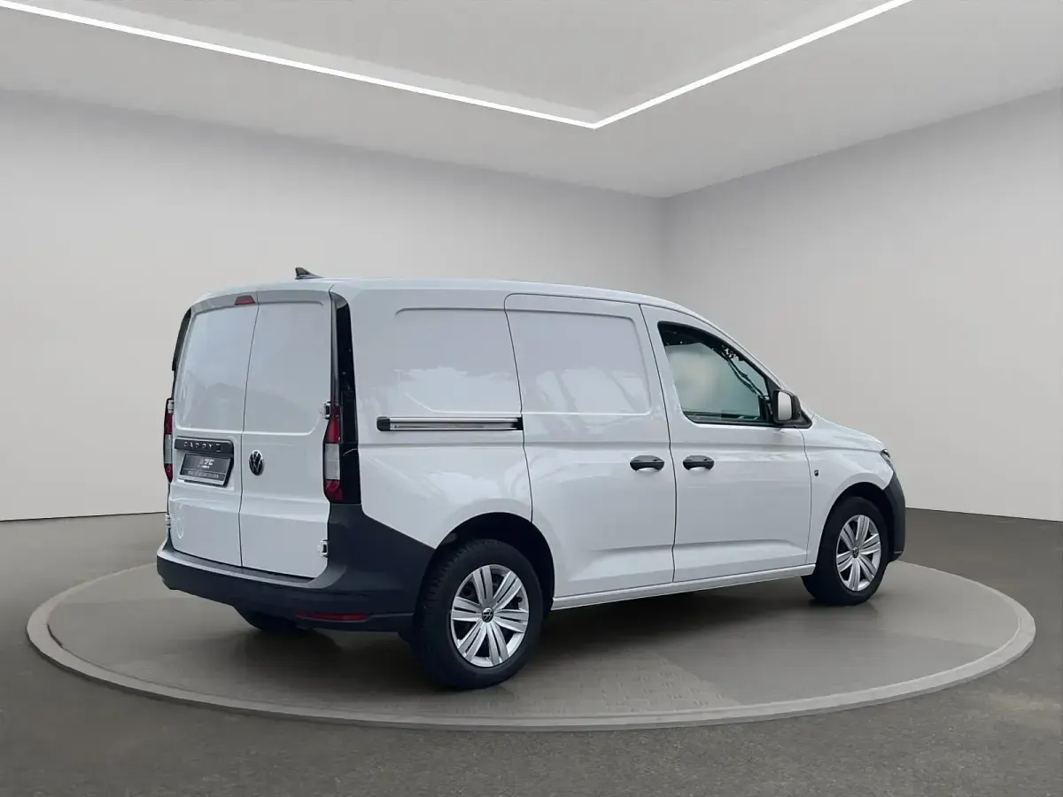 Gebraucht VW Caddy 102 PS (75 kW) 2022 Weiss Van / Kleinbus