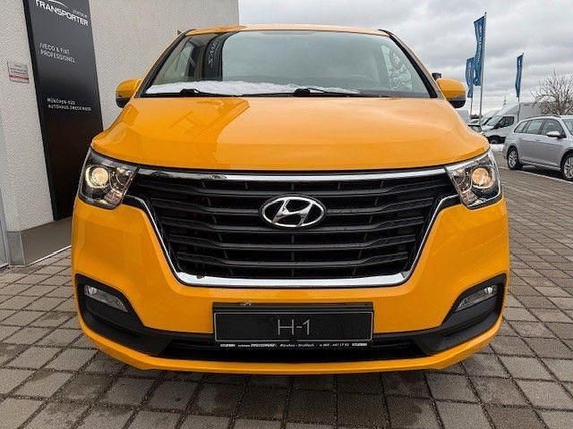 Gebraucht Hyundai H-1 Premium 170 PS (125 kW) 2020 Gelb Van / Kleinbus
