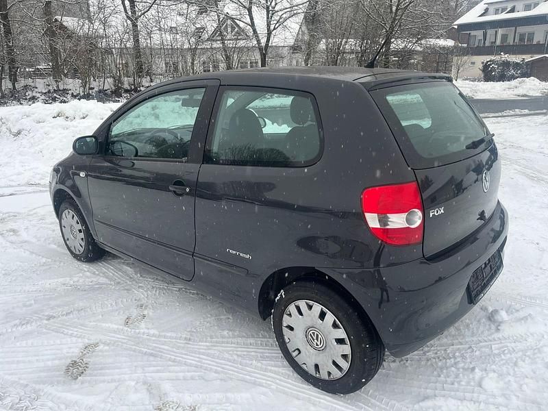 Gebraucht VW Fox 55 PS (40 kW) 2009 Grau Kleinwagen