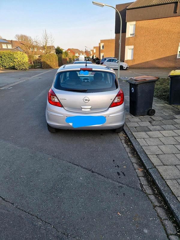 Gebraucht Opel Corsa 80 PS (58 kW) 2007 Silber Kleinwagen