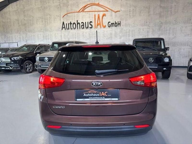 Gebraucht Kia Ceed Sportswagon Platinum Edition 135 PS (99 kW) 2014 Braun Kombi