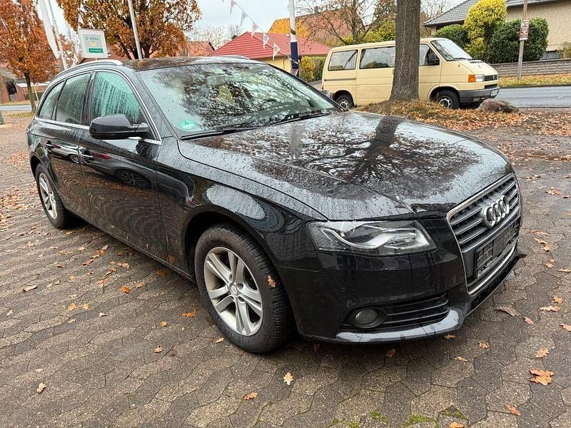 Schwarz Gebraucht 2011 Audi A4 Ambiente Kombi | 4.499 € (Guter Preis) - Bild 1/4