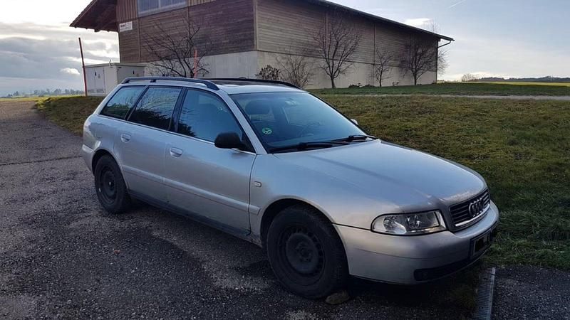 Grau Gebraucht 1999 Audi 200 Kombi | 600 € - Bild 1/4