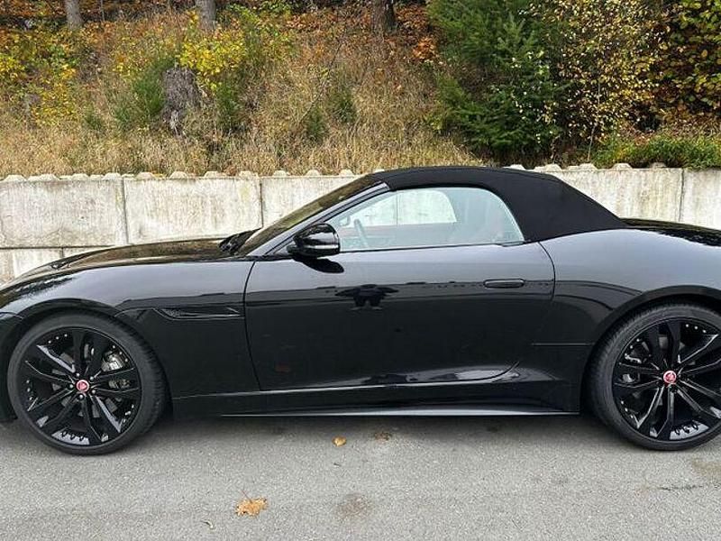 Gebraucht Jaguar F-Type R-Dynamic 300 PS (220 kW) 2023 Schwarz Cabrio