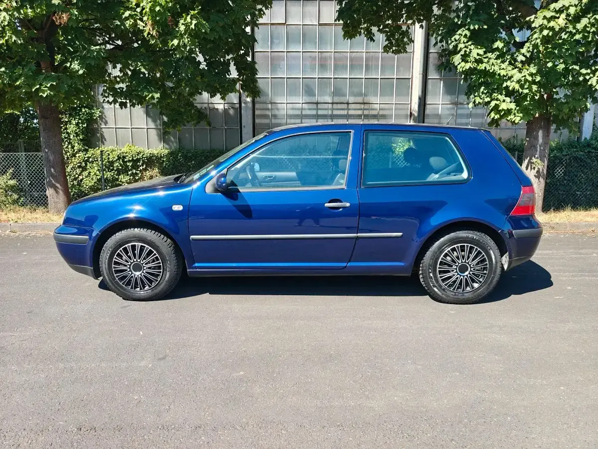 Gebraucht VW Golf IV Edition 75 PS (55 kW) 2001 Blau Coupé