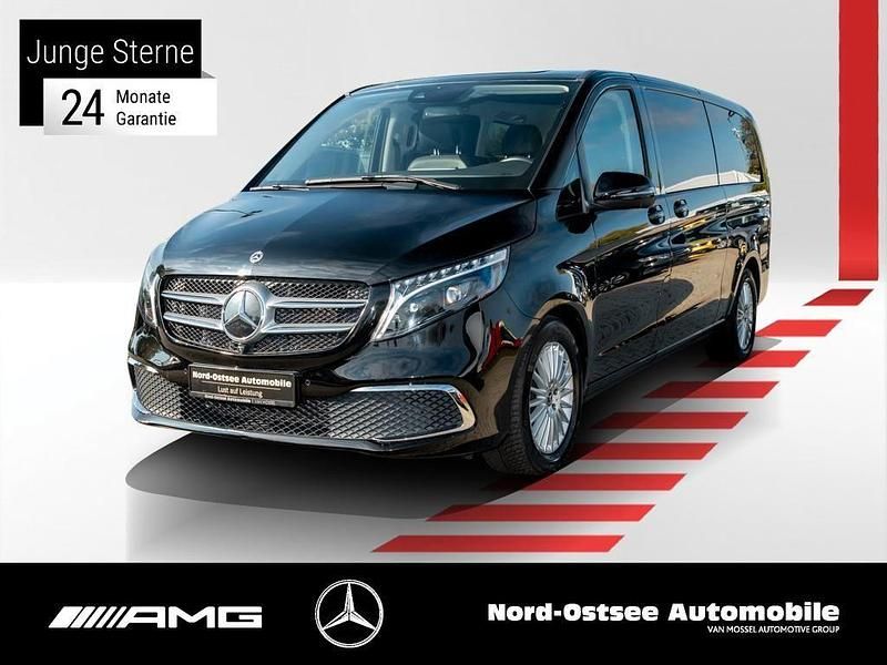 Obsidianschwarz metallic Gebraucht 2023 Mercedes V300 Avantgarde Edition Van / Kleinbus | 59.890 € (Guter Preis) - Bild 1/4