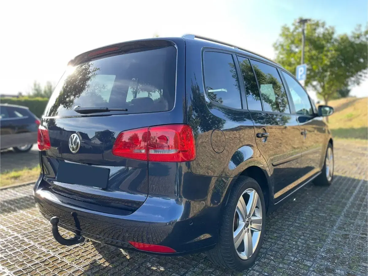 Gebraucht VW Touran Cup 140 PS (102 kW) 2014 Blau Van / Kleinbus