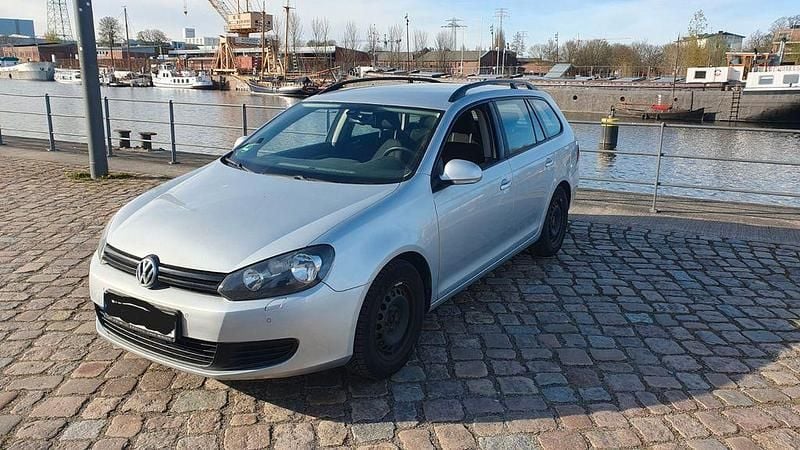 Gebraucht VW Golf VI 105 PS (77 kW) 2013 Silber Kleinwagen