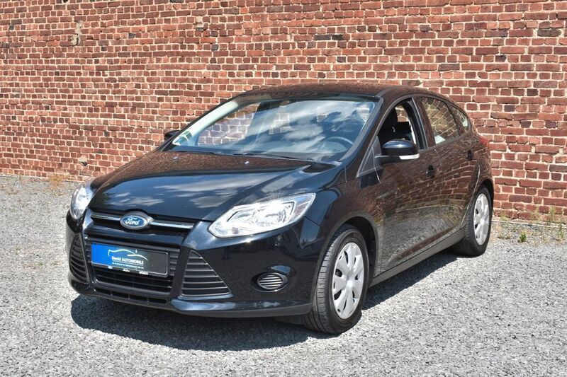 Schwarz Gebraucht 2011 Ford Focus S Limousine | 4.990 € (Superpreis) - Bild 1/4
