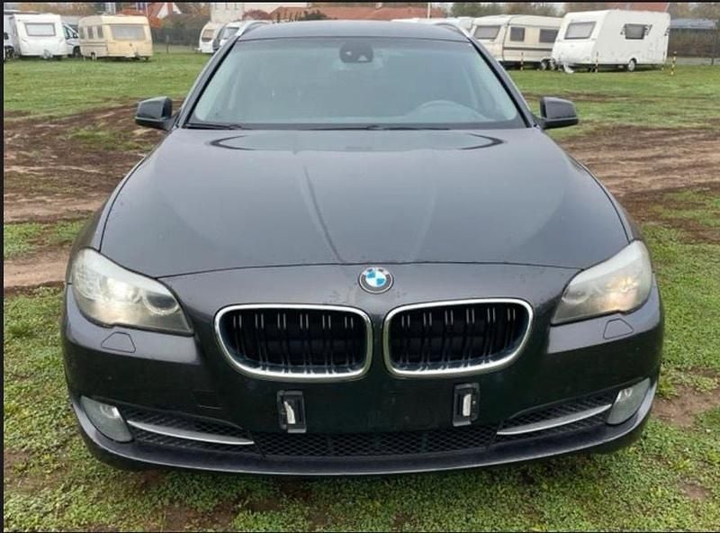 Gebraucht BMW 520 184 PS (135 kW) 2011 Grau Kombi