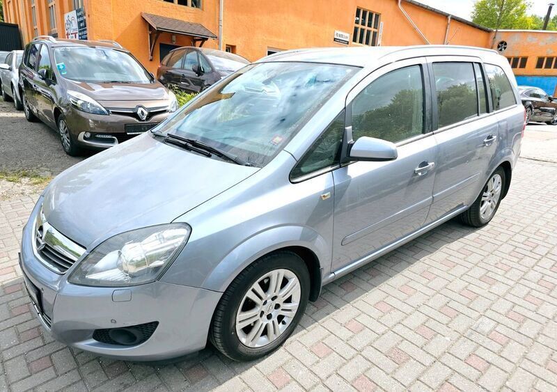 Silber Gebraucht 2009 Opel Zafira Innovation Van / Kleinbus | 2.490 € (Fairer Preis) - Bild 1/4