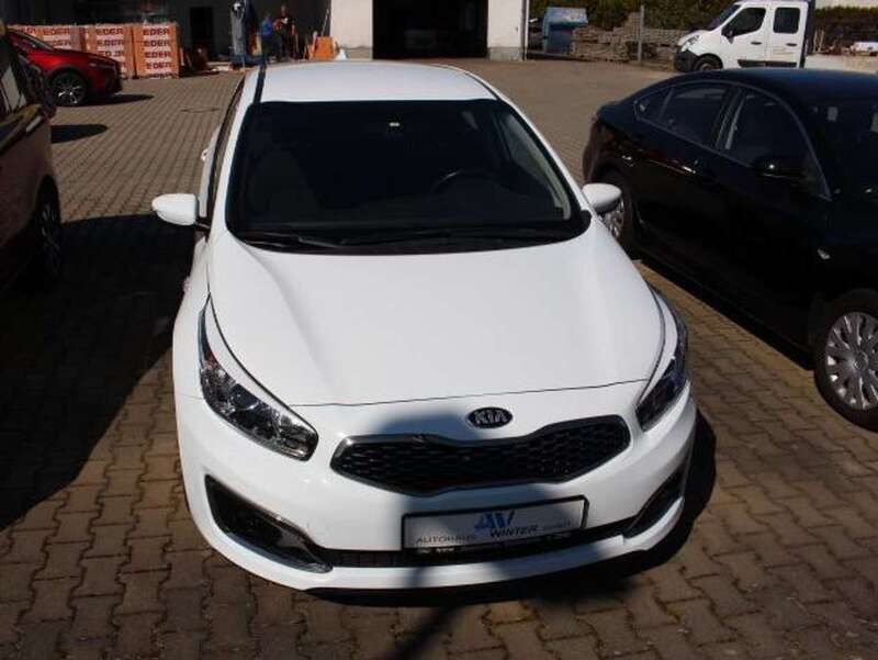 Gebraucht Kia Ceed Edition 7 101 PS (74 kW) 2018 Carraraweiß Kleinwagen