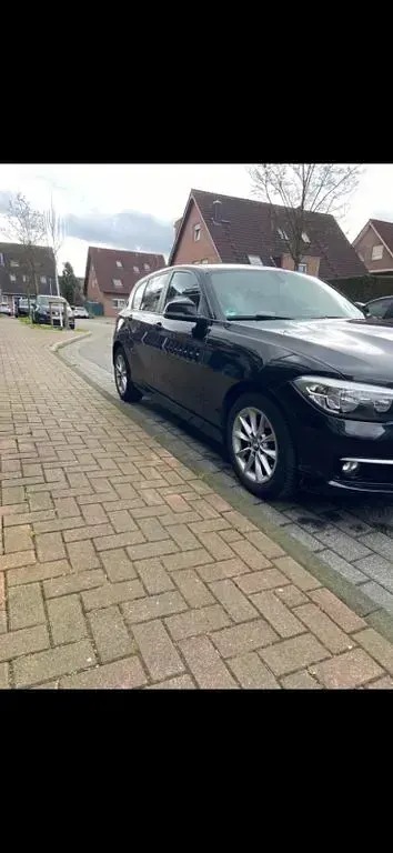 Gebraucht BMW 116 Efficient Dynamics 116 PS (85 kW) 2016 Schwarz Kleinwagen