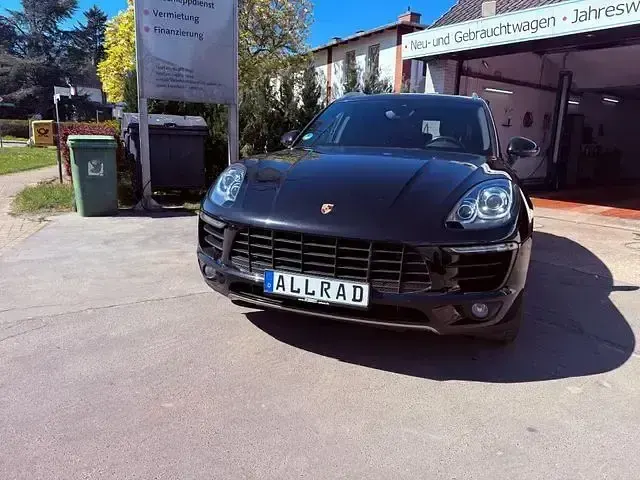 Gebraucht Porsche Macan S 258 PS (189 kW) 2015 Tiefschwarzmetallic SUV
