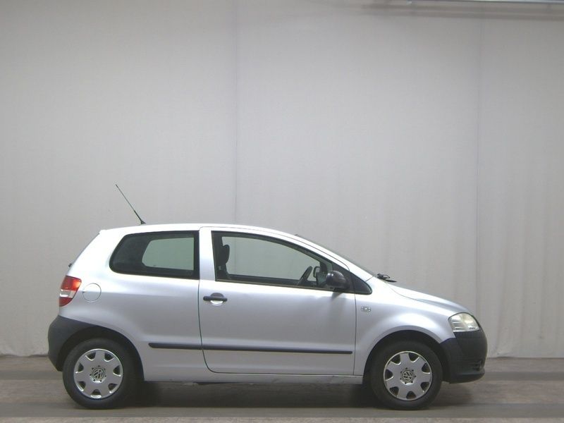 Reflexsilber metallic Gebraucht 2010 VW Fox Kleinwagen | 890 € (Guter Preis) - Bild 1/4