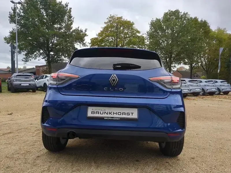 Uusi Renault Clio V Evolution 101 HP (74 kW) 2025 Sininen Viistoperä