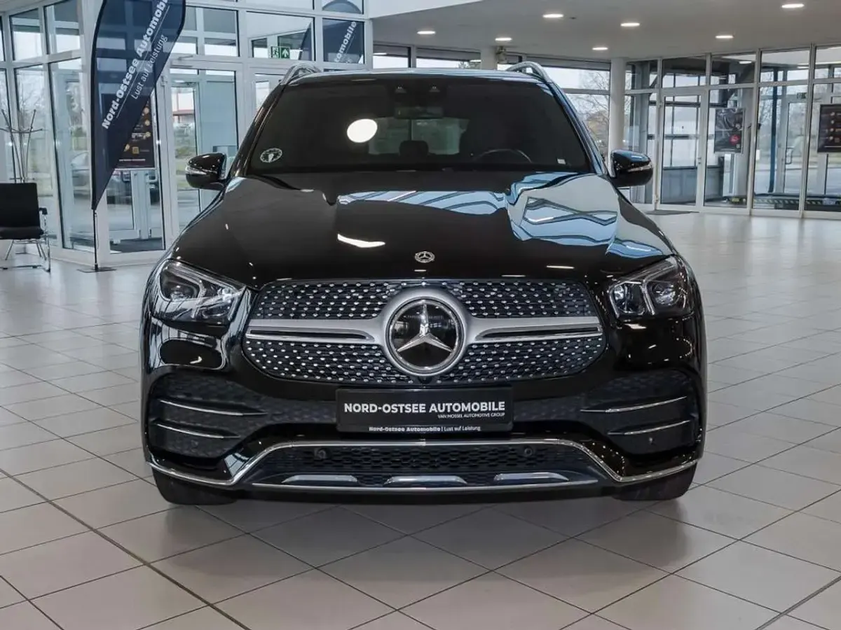 Gebraucht Mercedes GLE350 AMG 194 PS (142 kW) 2024 Metalliclack obsidianschwarz SUV