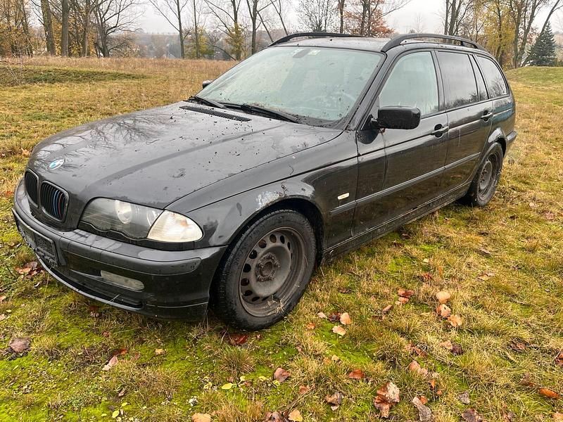 Schwarz Gebraucht 2001 BMW 325 Kombi | 1.500 € (Guter Preis) - Bild 1/4