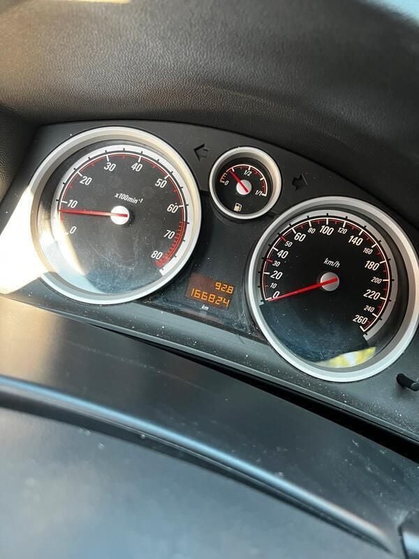 Schwarz Gebraucht 2006 Opel Astra GTC Coupé | 1.500 € (Guter Preis) - Bild 1/3